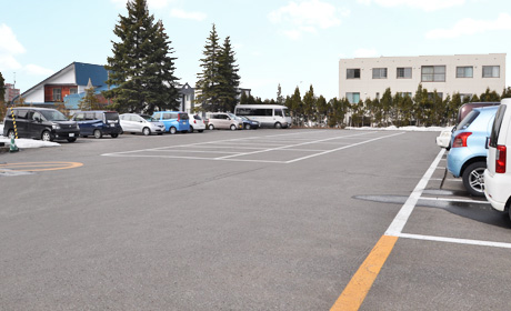 写真:駐車場